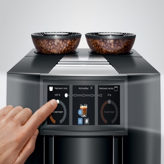 JURA GIGA 10 Diamond Black (EA) kafijas automāts