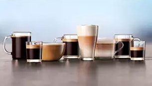 Baudiet 8 kafijas dzērienus, kas ir vien rokas stiepiena attālumā, tai skaitā latte macchiato